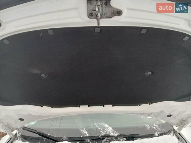 Білий Шкода Октавія, об'ємом двигуна 2 л та пробігом 184 тис. км за 17999 $, фото 32 на Automoto.ua