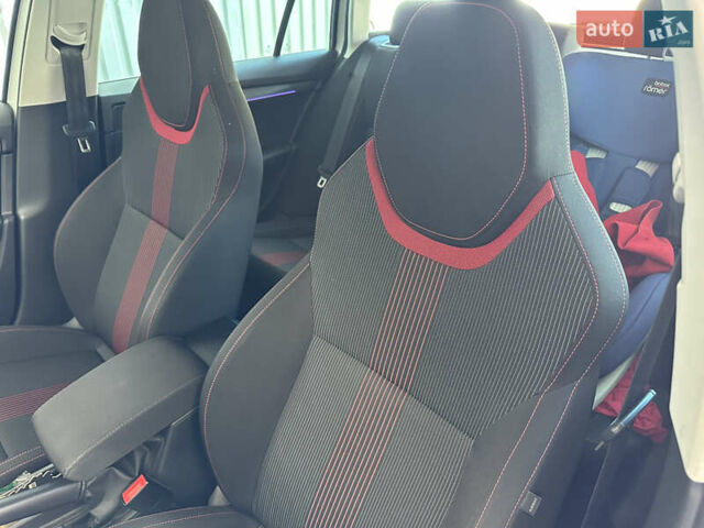 Белый Шкода Октавия, объемом двигателя 2 л и пробегом 317 тыс. км за 14700 $, фото 5 на Automoto.ua