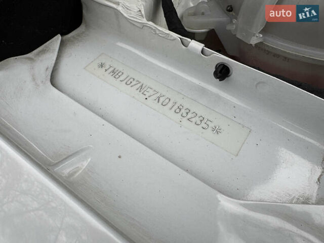 Белый Шкода Октавия, объемом двигателя 1.6 л и пробегом 196 тыс. км за 15499 $, фото 33 на Automoto.ua