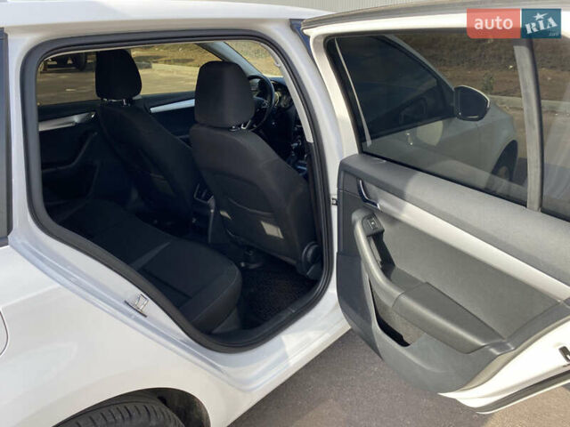 Білий Шкода Октавія, об'ємом двигуна 1.4 л та пробігом 186 тис. км за 12300 $, фото 12 на Automoto.ua