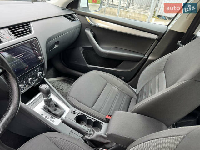 Шкода Октавія 2019 у Ирпене на Automoto.ua Білий Шкода Октавія, об'ємом двигуна 2 л та пробігом 280 тис. км за 14800 $, фото 44 на Automoto.ua