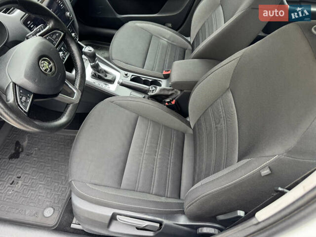 Шкода Октавія 2019 у Ирпене на Automoto.ua Білий Шкода Октавія, об'ємом двигуна 2 л та пробігом 280 тис. км за 14800 $, фото 45 на Automoto.ua