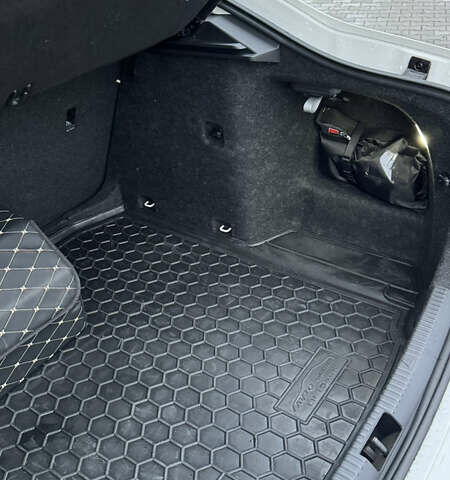 Белый Шкода Октавия, объемом двигателя 1.4 л и пробегом 75 тыс. км за 16500 $, фото 20 на Automoto.ua