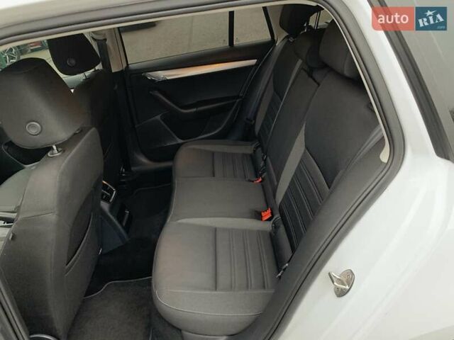 Білий Шкода Октавія, об'ємом двигуна 1.6 л та пробігом 202 тис. км за 16655 $, фото 26 на Automoto.ua