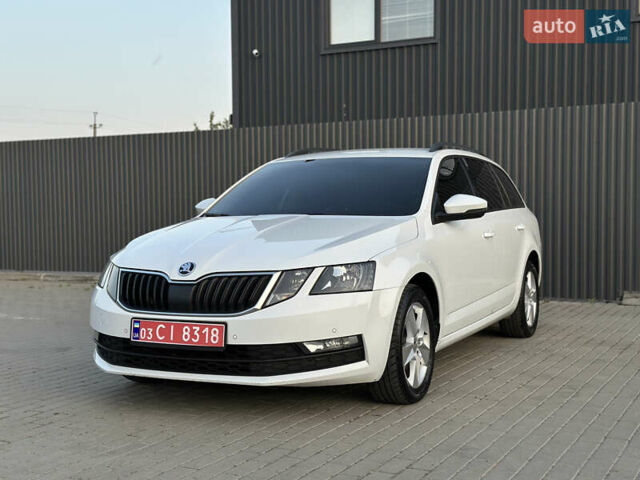 Белый Шкода Октавия, объемом двигателя 2 л и пробегом 257 тыс. км за 14000 $, фото 10 на Automoto.ua