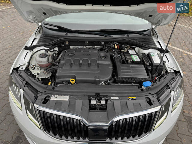 Белый Шкода Октавия, объемом двигателя 1.6 л и пробегом 196 тыс. км за 15499 $, фото 29 на Automoto.ua