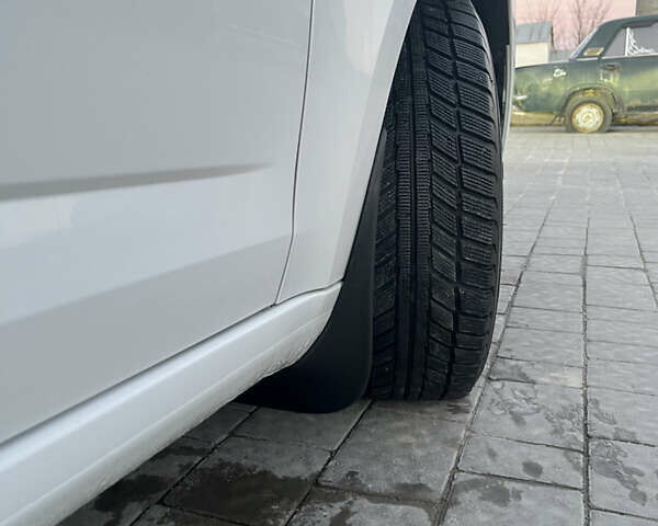 Белый Шкода Октавия, объемом двигателя 2 л и пробегом 242 тыс. км за 16899 $, фото 9 на Automoto.ua