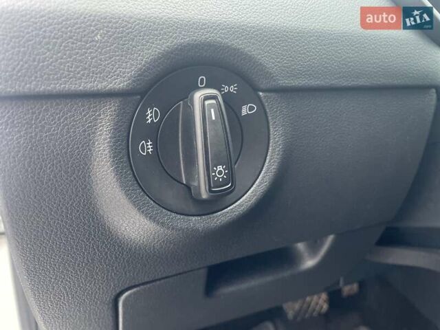 Білий Шкода Октавія, об'ємом двигуна 2 л та пробігом 218 тис. км за 13999 $, фото 53 на Automoto.ua