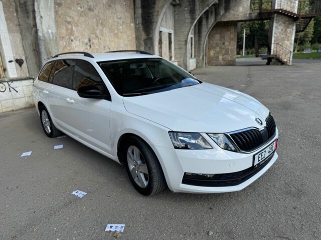 Білий Шкода Октавія, об'ємом двигуна 1.6 л та пробігом 278 тис. км за 11499 $, фото 5 на Automoto.ua