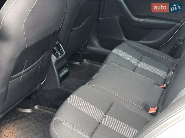 Белый Шкода Октавия, объемом двигателя 2 л и пробегом 280 тыс. км за 15600 $, фото 20 на Automoto.ua