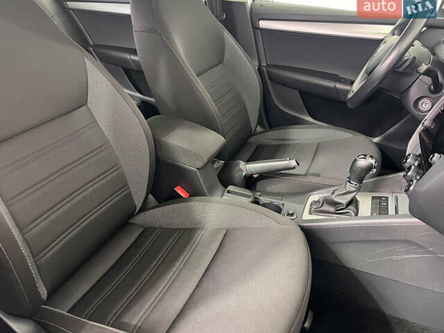 Белый Шкода Октавия, объемом двигателя 1.97 л и пробегом 188 тыс. км за 17750 $, фото 16 на Automoto.ua