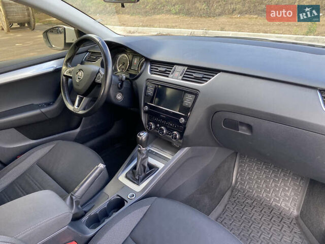 Білий Шкода Октавія, об'ємом двигуна 1.4 л та пробігом 186 тис. км за 12300 $, фото 17 на Automoto.ua