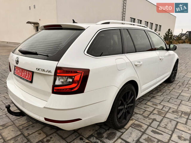 Білий Шкода Октавія, об'ємом двигуна 2 л та пробігом 209 тис. км за 16500 $, фото 7 на Automoto.ua