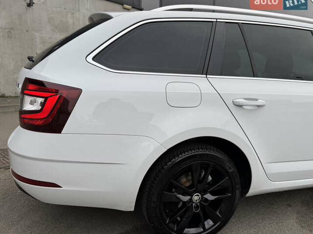 Белый Шкода Октавия, объемом двигателя 1.6 л и пробегом 196 тыс. км за 15499 $, фото 25 на Automoto.ua