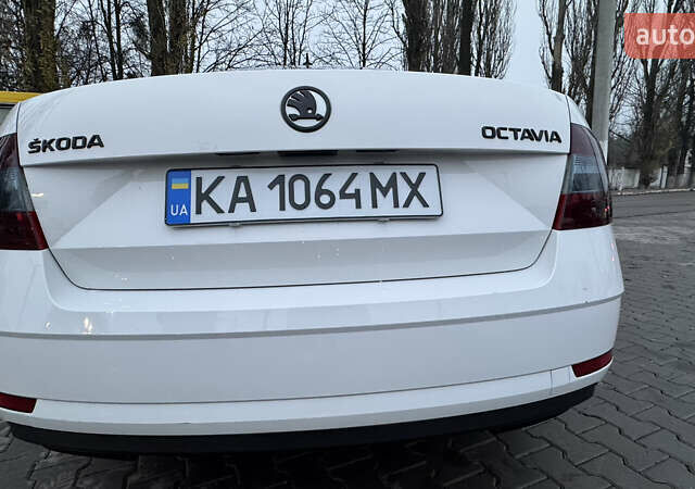 Белый Шкода Октавия, объемом двигателя 1.4 л и пробегом 75 тыс. км за 16500 $, фото 40 на Automoto.ua