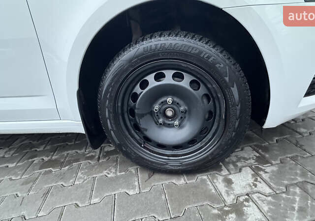 Белый Шкода Октавия, объемом двигателя 1.4 л и пробегом 75 тыс. км за 16500 $, фото 38 на Automoto.ua