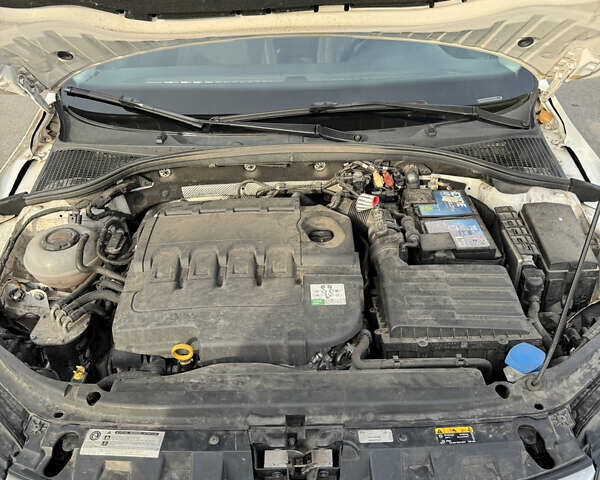 Білий Шкода Октавія, об'ємом двигуна 1.6 л та пробігом 249 тис. км за 14000 $, фото 9 на Automoto.ua