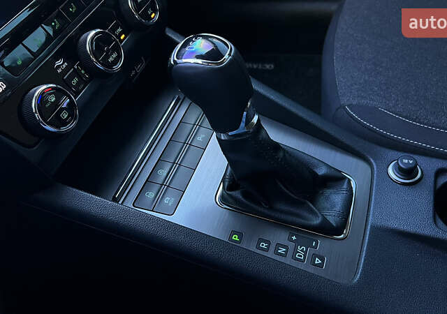 Белый Шкода Октавия, объемом двигателя 2 л и пробегом 201 тыс. км за 14300 $, фото 16 на Automoto.ua