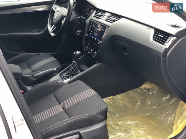 Белый Шкода Октавия, объемом двигателя 2 л и пробегом 280 тыс. км за 15600 $, фото 28 на Automoto.ua