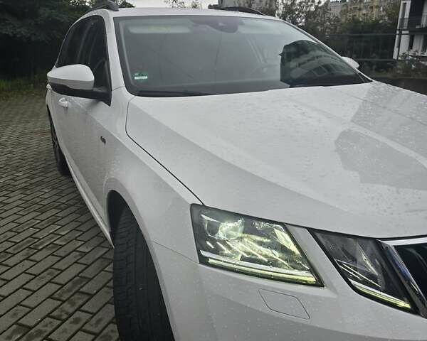 Білий Шкода Октавія, об'ємом двигуна 1.6 л та пробігом 185 тис. км за 16300 $, фото 2 на Automoto.ua