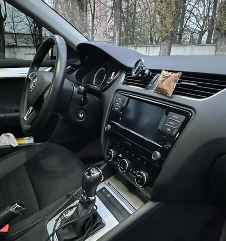 Белый Шкода Октавия, объемом двигателя 1.4 л и пробегом 75 тыс. км за 16500 $, фото 44 на Automoto.ua