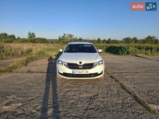 Белый Шкода Октавия, объемом двигателя 1.97 л и пробегом 285 тыс. км за 16000 $, фото 2 на Automoto.ua