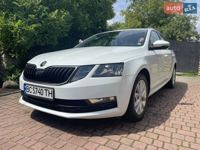 Белый Шкода Октавия, объемом двигателя 1.6 л и пробегом 212 тыс. км за 14500 $, фото 8 на Automoto.ua