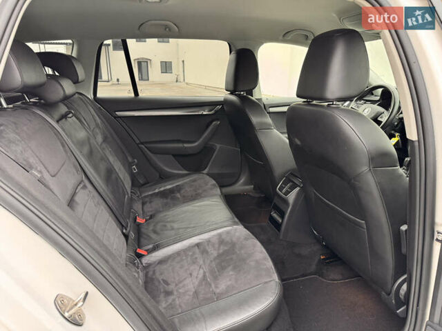 Білий Шкода Октавія, об'ємом двигуна 2 л та пробігом 209 тис. км за 16500 $, фото 17 на Automoto.ua