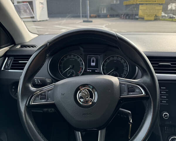 Білий Шкода Октавія, об'ємом двигуна 1.6 л та пробігом 249 тис. км за 14000 $, фото 15 на Automoto.ua