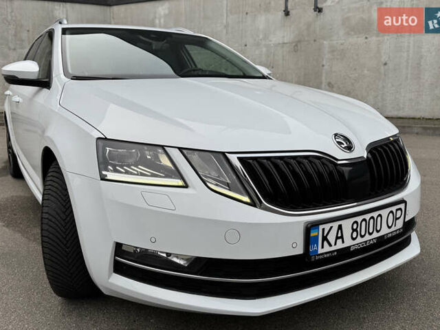 Белый Шкода Октавия, объемом двигателя 1.6 л и пробегом 196 тыс. км за 15499 $, фото 31 на Automoto.ua
