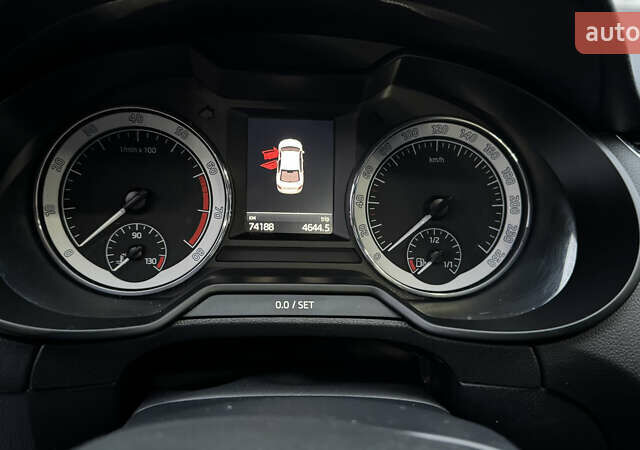 Белый Шкода Октавия, объемом двигателя 1.4 л и пробегом 75 тыс. км за 16500 $, фото 4 на Automoto.ua