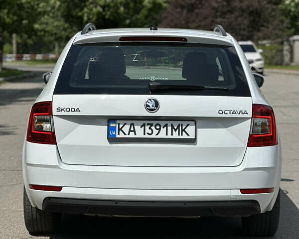 Белый Шкода Октавия, объемом двигателя 1.6 л и пробегом 200 тыс. км за 13200 $, фото 13 на Automoto.ua