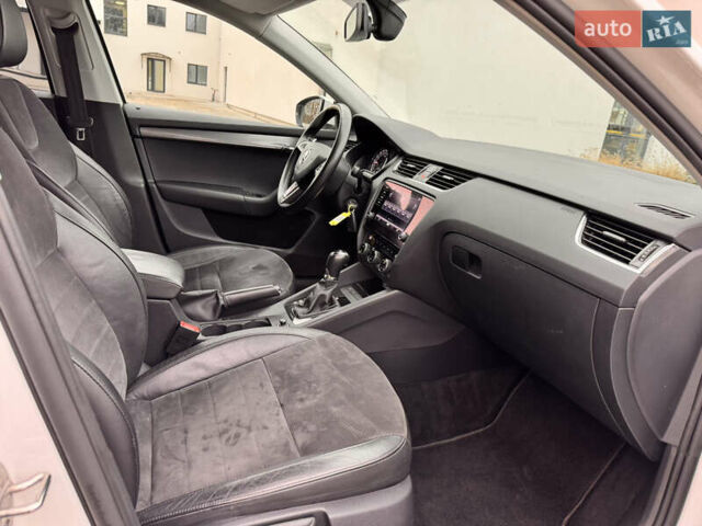 Білий Шкода Октавія, об'ємом двигуна 2 л та пробігом 209 тис. км за 16500 $, фото 20 на Automoto.ua