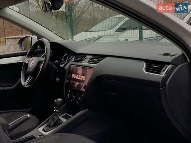 Білий Шкода Октавія, об'ємом двигуна 1.6 л та пробігом 202 тис. км за 16655 $, фото 33 на Automoto.ua