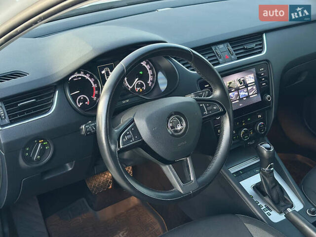 Белый Шкода Октавия, объемом двигателя 2 л и пробегом 257 тыс. км за 14000 $, фото 19 на Automoto.ua