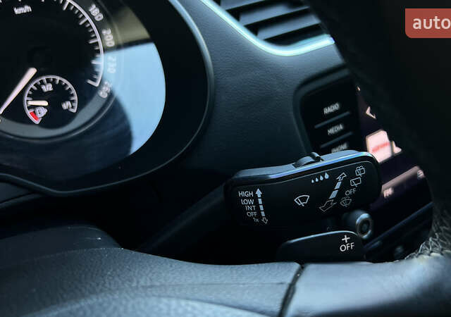 Белый Шкода Октавия, объемом двигателя 2 л и пробегом 201 тыс. км за 14300 $, фото 22 на Automoto.ua