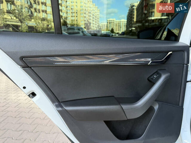 Белый Шкода Октавия, объемом двигателя 1.97 л и пробегом 287 тыс. км за 19999 $, фото 35 на Automoto.ua