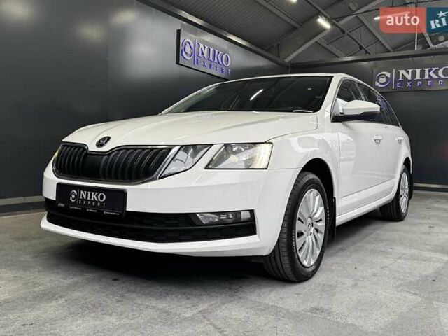 Белый Шкода Октавия, объемом двигателя 1.97 л и пробегом 148 тыс. км за 18300 $, фото 1 на Automoto.ua