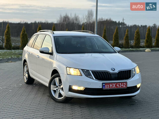 Білий Шкода Октавія, об'ємом двигуна 2 л та пробігом 217 тис. км за 14499 $, фото 12 на Automoto.ua