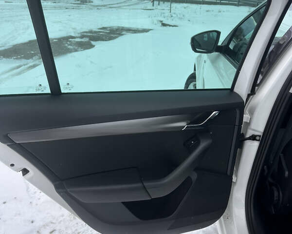 Білий Шкода Октавія, об'ємом двигуна 2.01 л та пробігом 235 тис. км за 14000 $, фото 15 на Automoto.ua