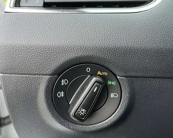 Шкода Октавия 2019 в Виноградове на Automoto.ua Белый Шкода Октавия, объемом двигателя 1.98 л и пробегом 224 тыс. км за 17800 $, фото 8 на Automoto.ua