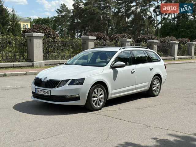 Белый Шкода Октавия, объемом двигателя 1.6 л и пробегом 200 тыс. км за 13200 $, фото 6 на Automoto.ua