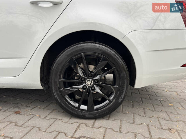 Белый Шкода Октавия, объемом двигателя 1.6 л и пробегом 196 тыс. км за 15499 $, фото 23 на Automoto.ua