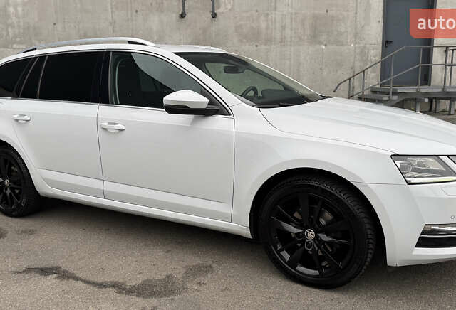 Белый Шкода Октавия, объемом двигателя 1.6 л и пробегом 196 тыс. км за 15499 $, фото 13 на Automoto.ua