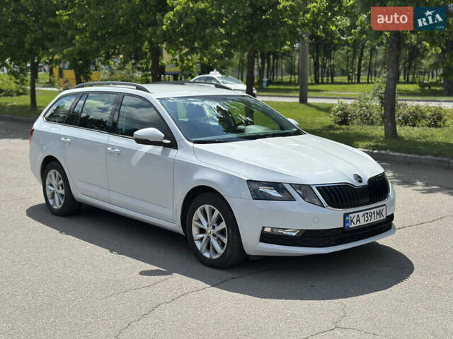Белый Шкода Октавия, объемом двигателя 1.6 л и пробегом 200 тыс. км за 13200 $, фото 11 на Automoto.ua