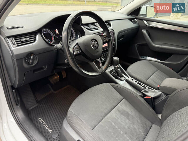 Белый Шкода Октавия, объемом двигателя 1.6 л и пробегом 196 тыс. км за 15499 $, фото 47 на Automoto.ua