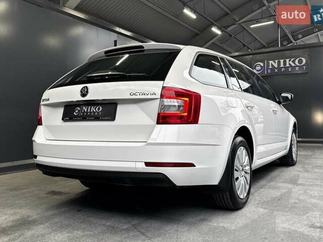 Белый Шкода Октавия, объемом двигателя 1.97 л и пробегом 148 тыс. км за 18300 $, фото 14 на Automoto.ua