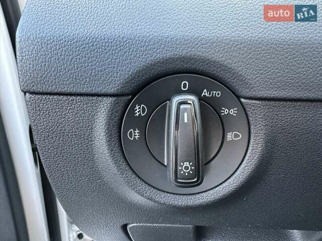 Білий Шкода Октавія, об'ємом двигуна 2 л та пробігом 184 тис. км за 16900 $, фото 33 на Automoto.ua