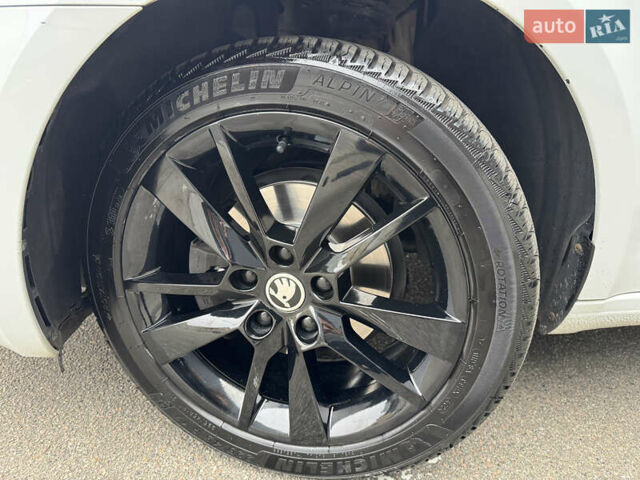 Белый Шкода Октавия, объемом двигателя 1.6 л и пробегом 196 тыс. км за 15499 $, фото 36 на Automoto.ua