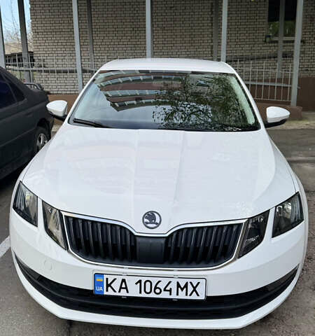 Белый Шкода Октавия, объемом двигателя 1.4 л и пробегом 75 тыс. км за 16500 $, фото 5 на Automoto.ua
